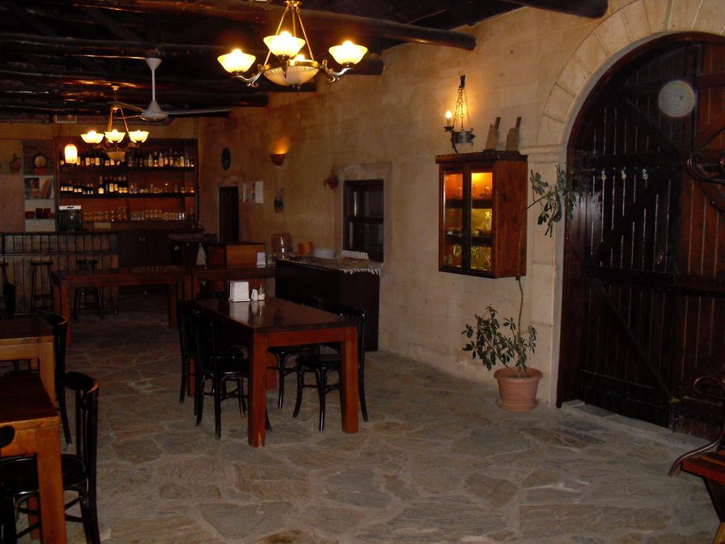 Akropolis Guest House 베르가마 외부 사진