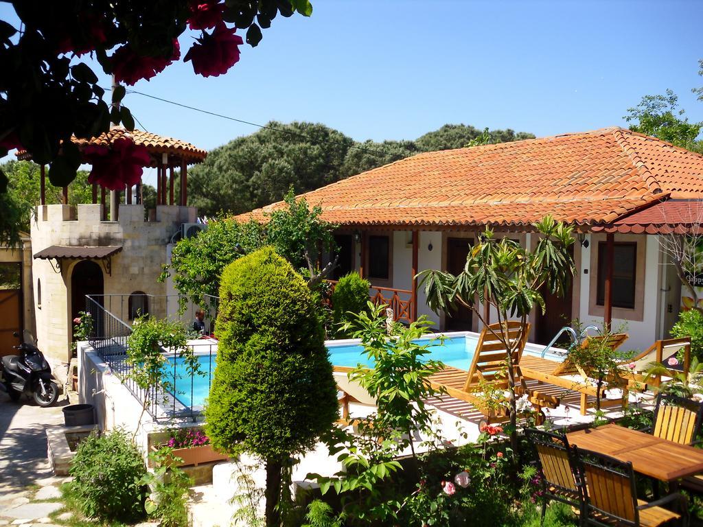 Akropolis Guest House 베르가마 외부 사진