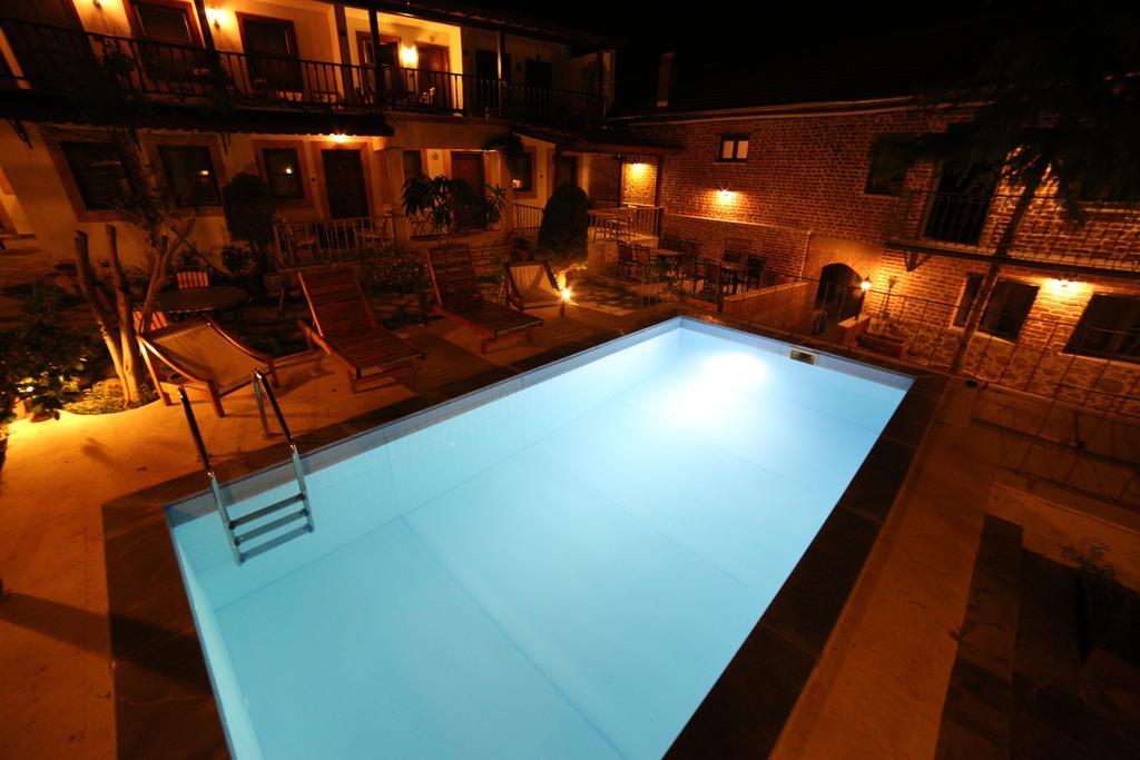 Akropolis Guest House 베르가마 외부 사진