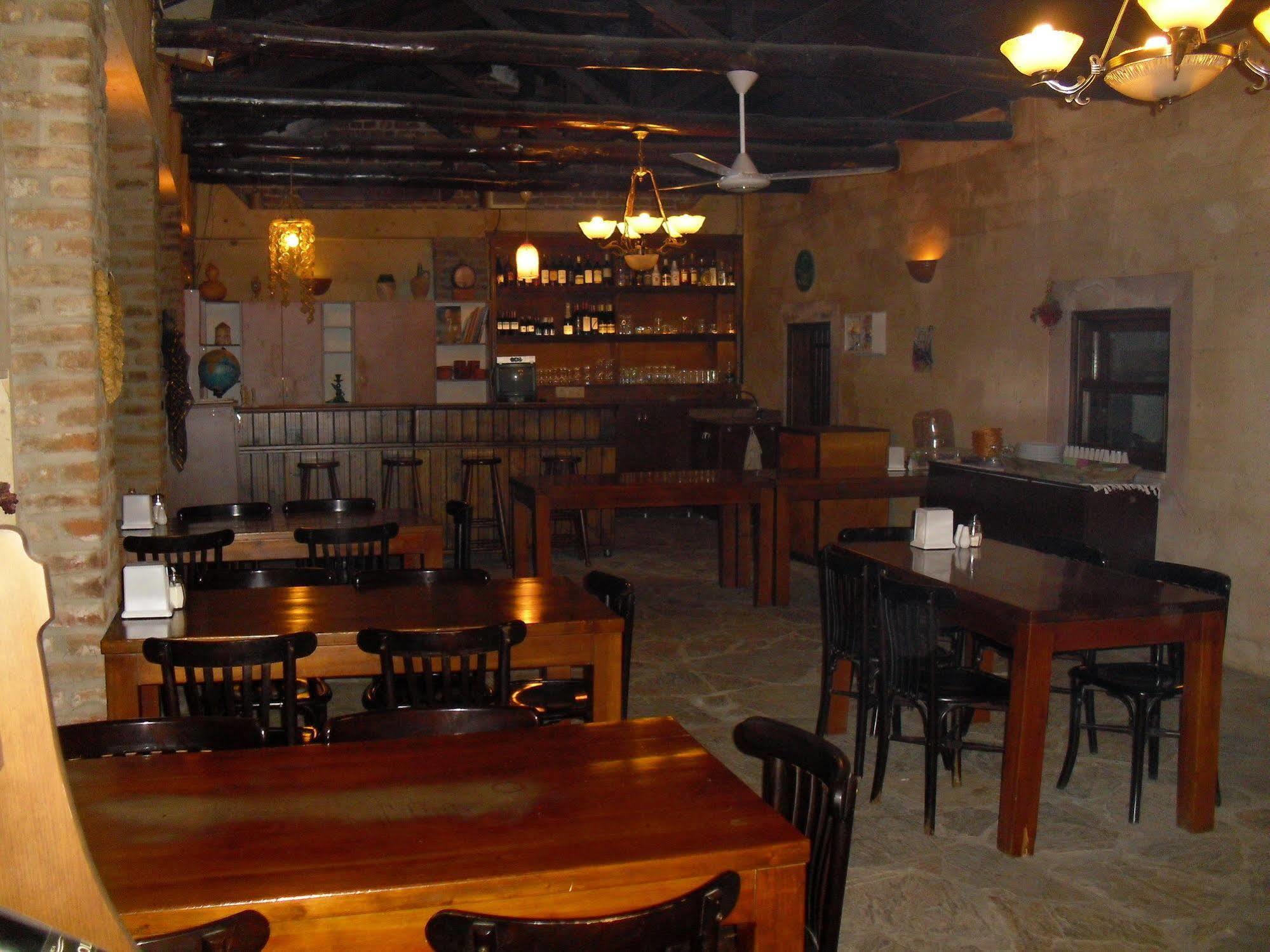 Akropolis Guest House 베르가마 외부 사진