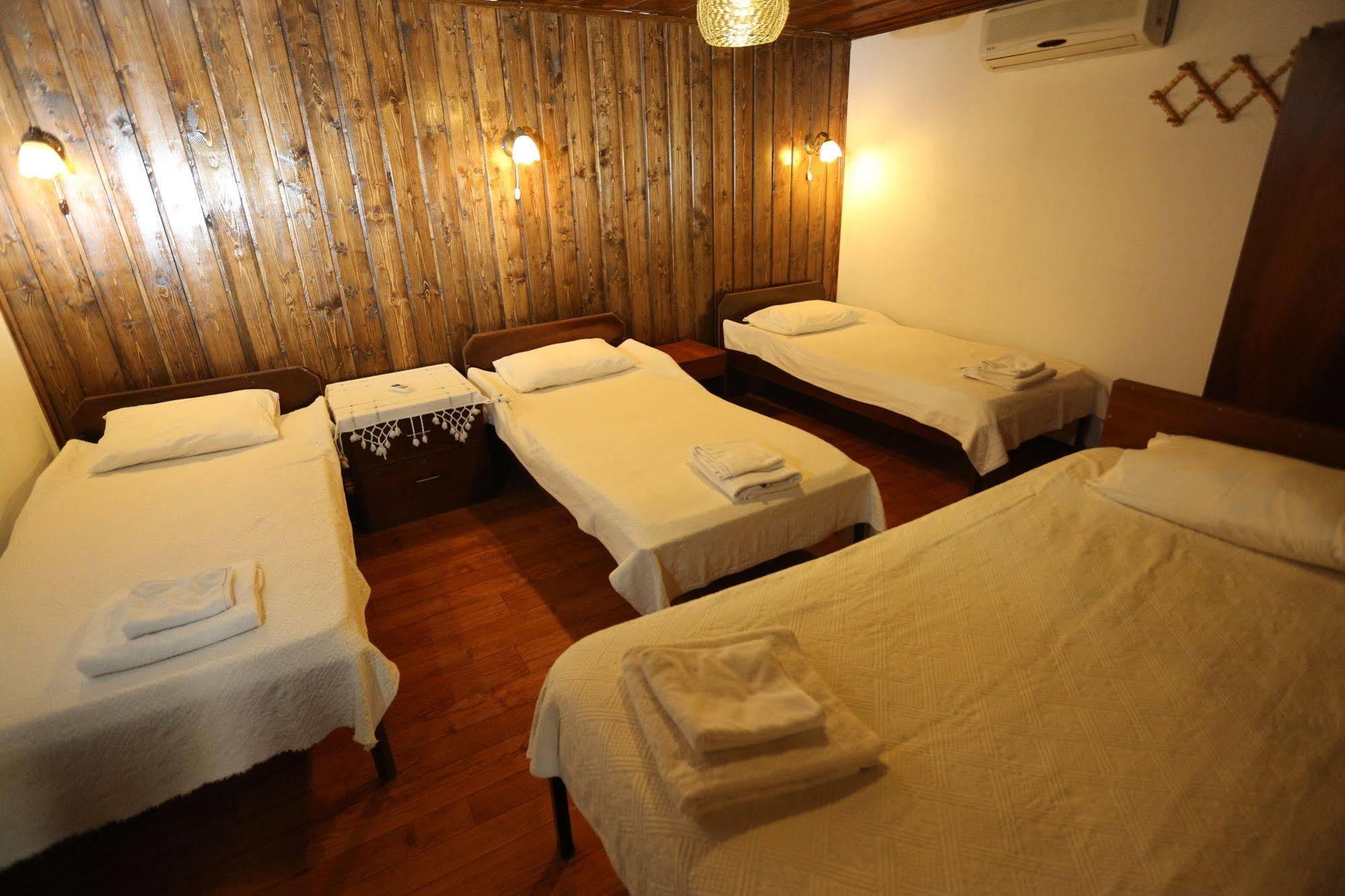 Akropolis Guest House 베르가마 외부 사진