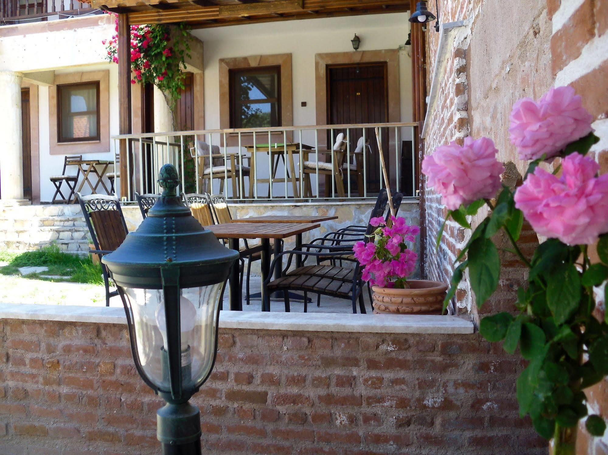 Akropolis Guest House 베르가마 외부 사진